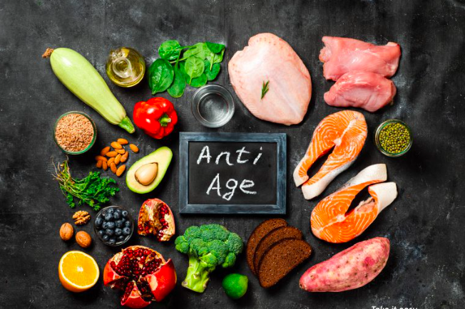 8 Best Anti-Aging Foods to Look Younger